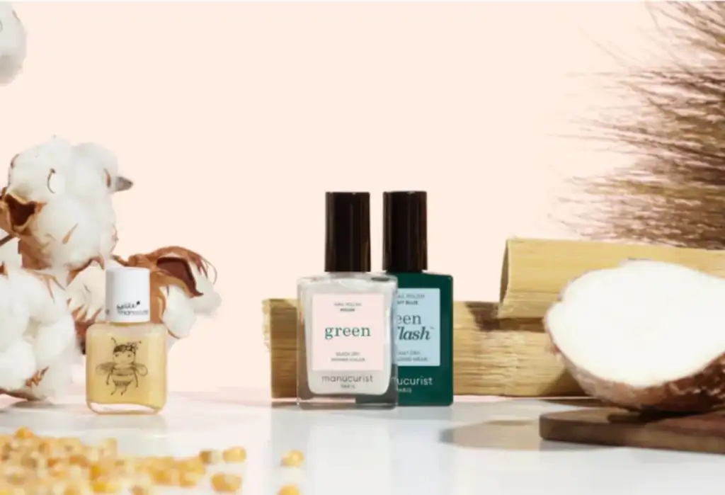 Esmaltes de uñas veganos con envases sostenibles e ingredientes naturales