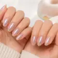 Glazed donut nails: tendencias en uñas