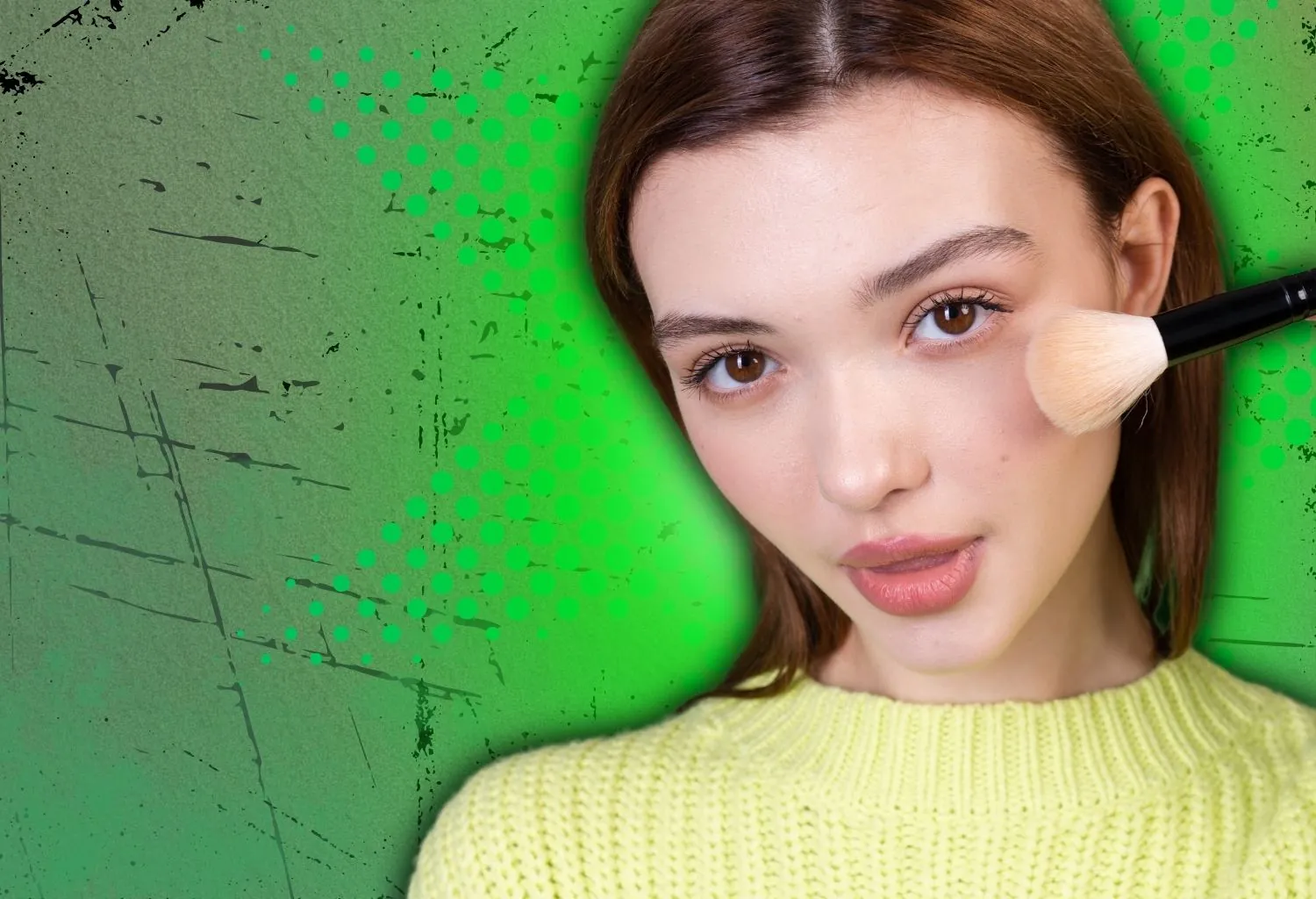 Primer plano de maquillaje natural con acabado piel real aplicado con brocha sobre una piel luminosa y de aspecto saludable.