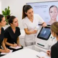 La formación en aparatología estética se dispara