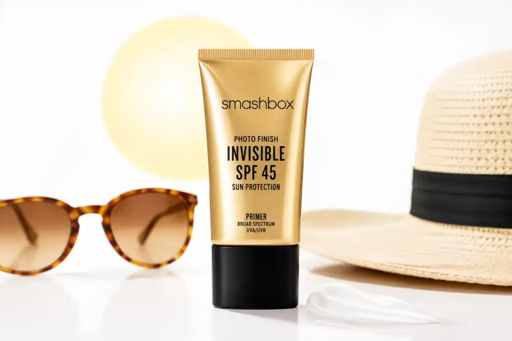 Smashbox Photo Finish Invisible SPF 45 Primer Smashbox Photo Finish Invisible SPF 45 Primer, prebase de maquillaje con protección solar de amplio espectro y acabado transparente.