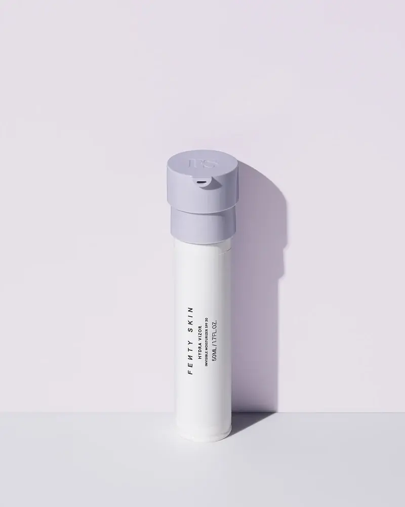Recambio Fenty Skin Hydra Vizor en envase refill reutilizable