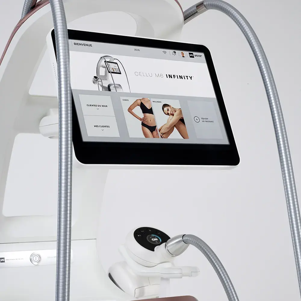 Pantalla del equipo LPG Cellu M6 Infinity para tratamientos de endermología Pantalla táctil del equipo LPG Cellu M6 Infinity utilizada para configurar tratamientos profesionales de endermología y remodelación corporal.