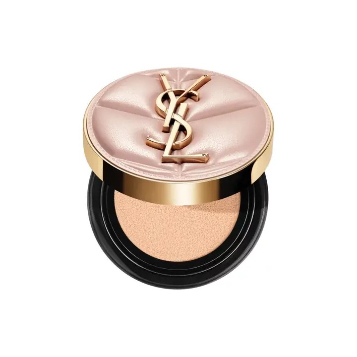YSL Skin Affair Soft Glow Cushion Foundation YSL Skin Affair Soft Glow Cushion Foundation con compacto rosa acolchado y esponja de maquillaje