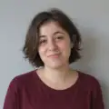 Retrato generado de Adela, redactora de Noticias Belleza