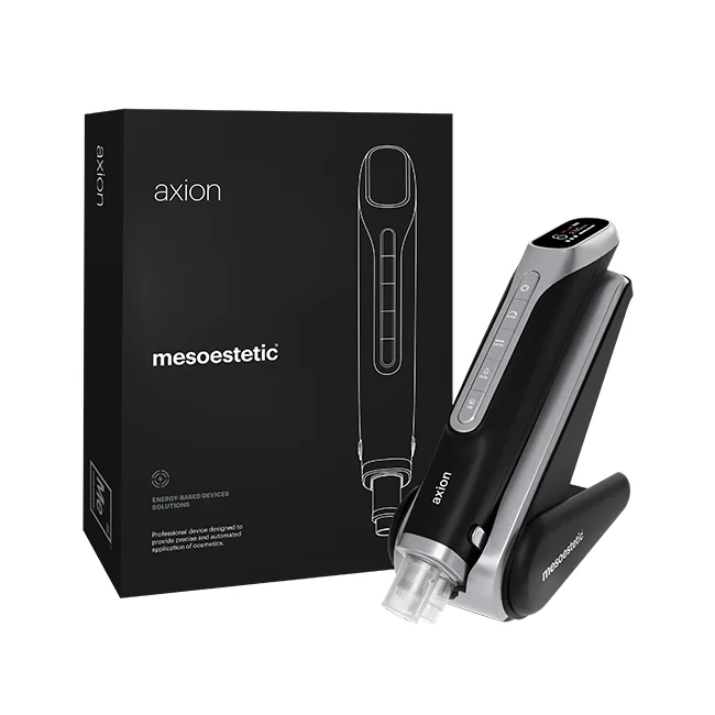 Dispositivo axion de mesoestetic en su base junto al embalaje negro