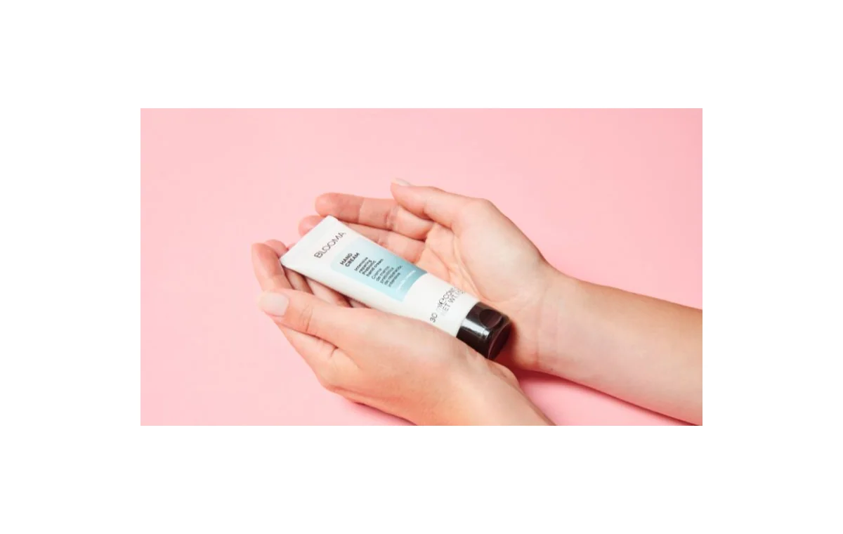 Tubo de 30 ml de la Crema de Manos Prebiótica Blooma de Salerm Cosmetics