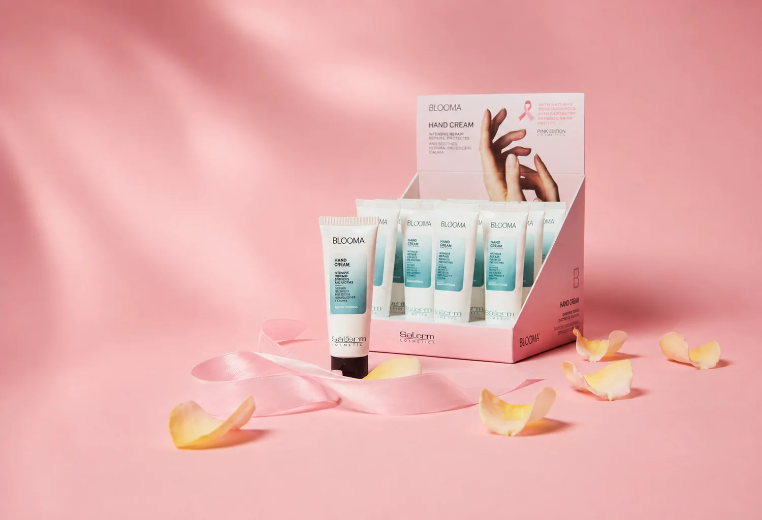 Expositor y crema de manos Blooma de Salerm Cosmetics en la Campaña Pink 2026