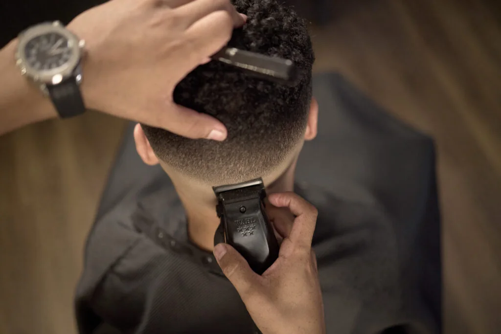 Imagen de la campaña oficial de Wahl Vapor, escena 2