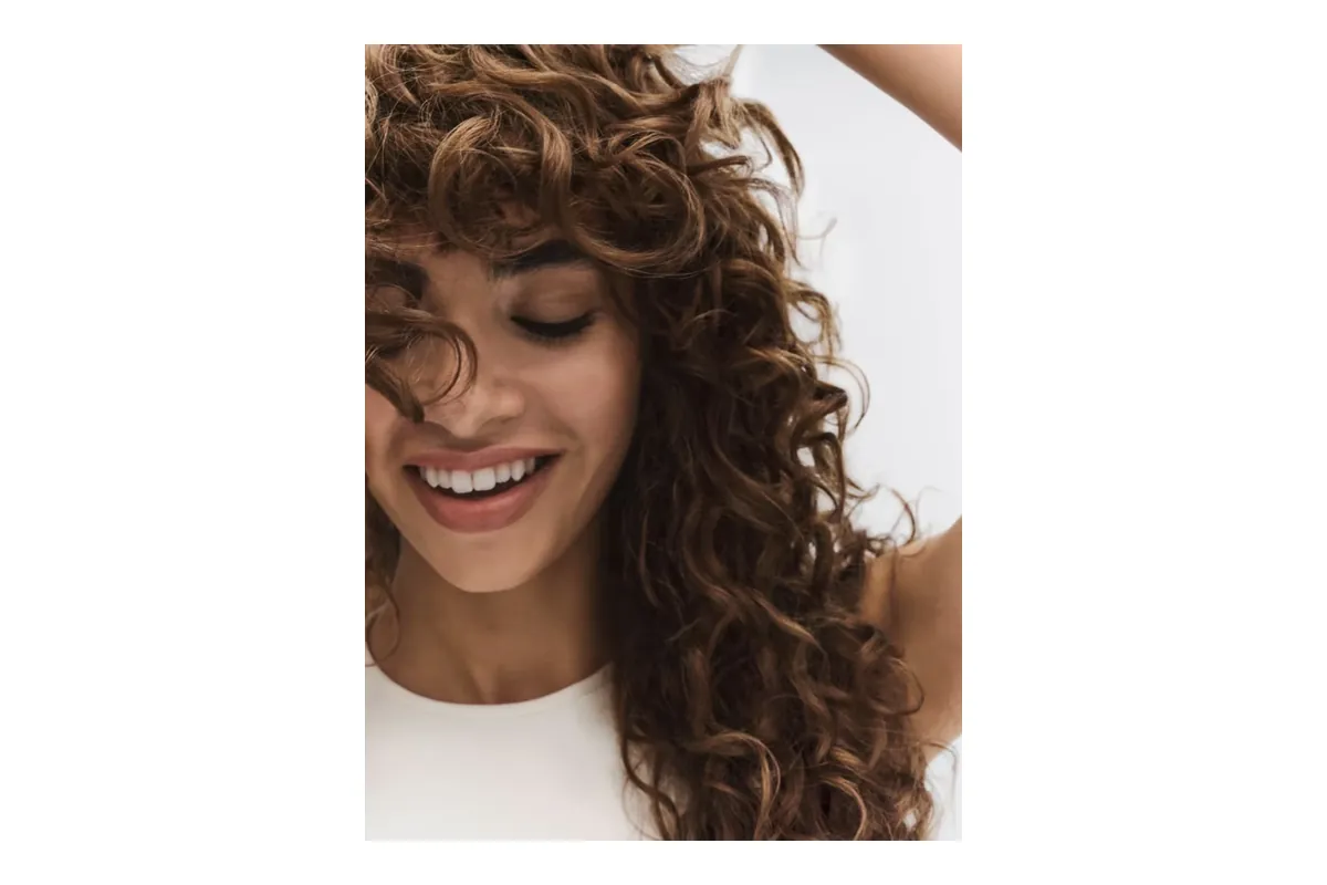 Resultado profesional de coloración Wella Pure Perfection en cabello brillante