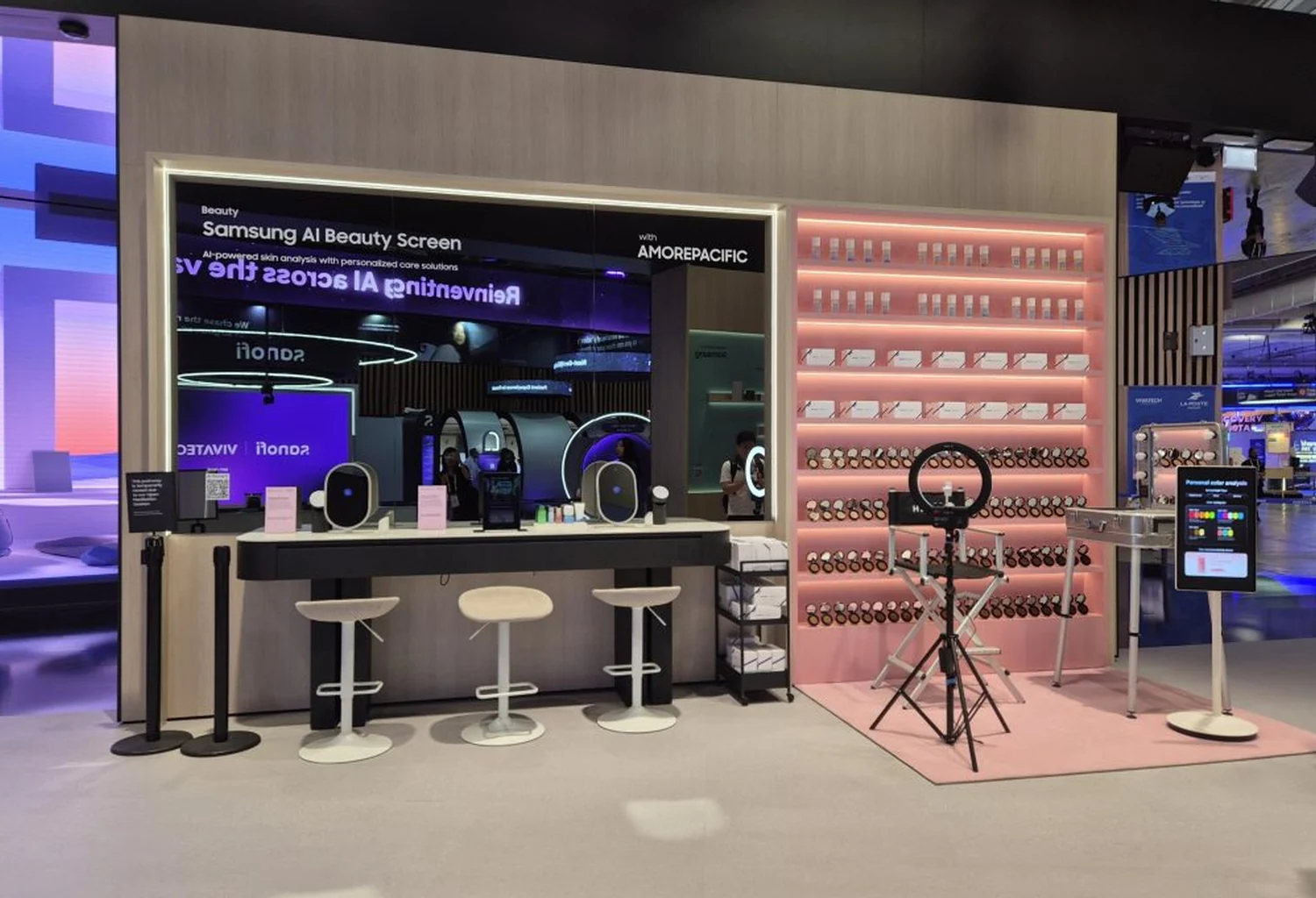 Stand Samsung AI Beauty Screen con Amorepacific en VivaTech