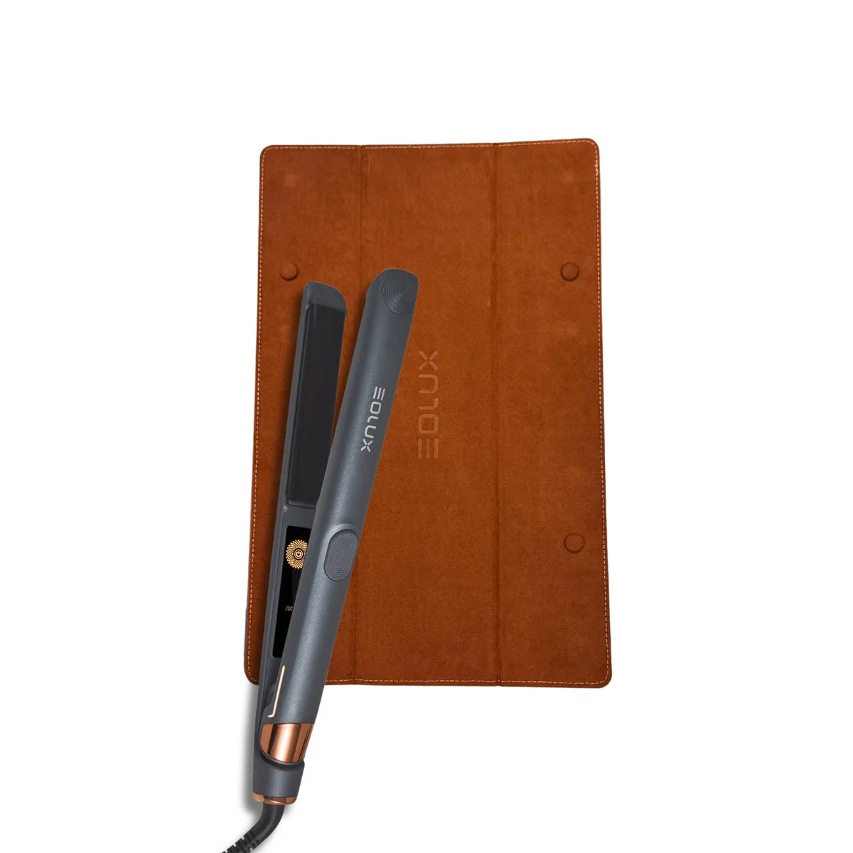 Plancha EOLUX NanoTech Pro junto a su base de color cuero con logotipo visible