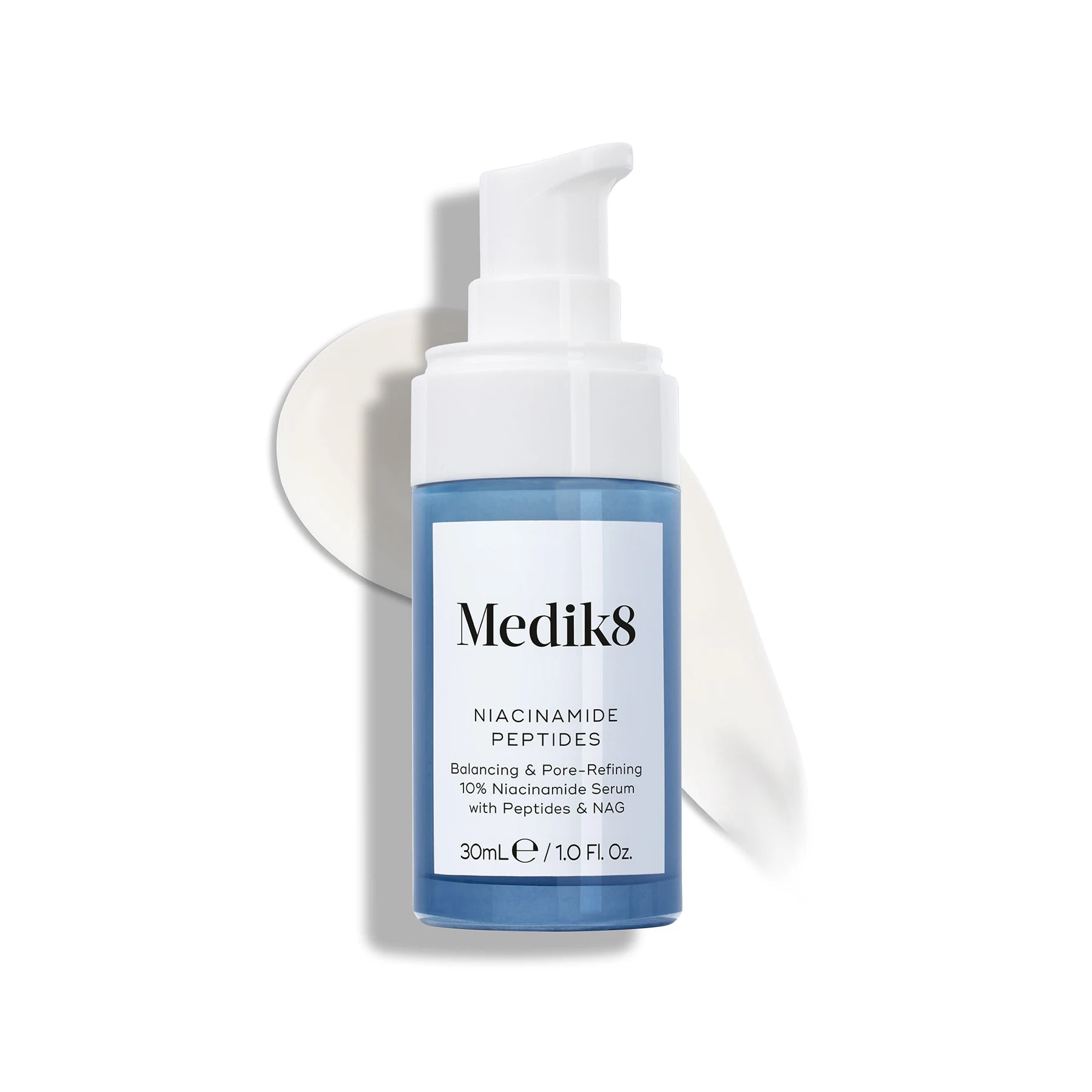 Envase de Medik8 Niacinamide Peptides de 30 ml