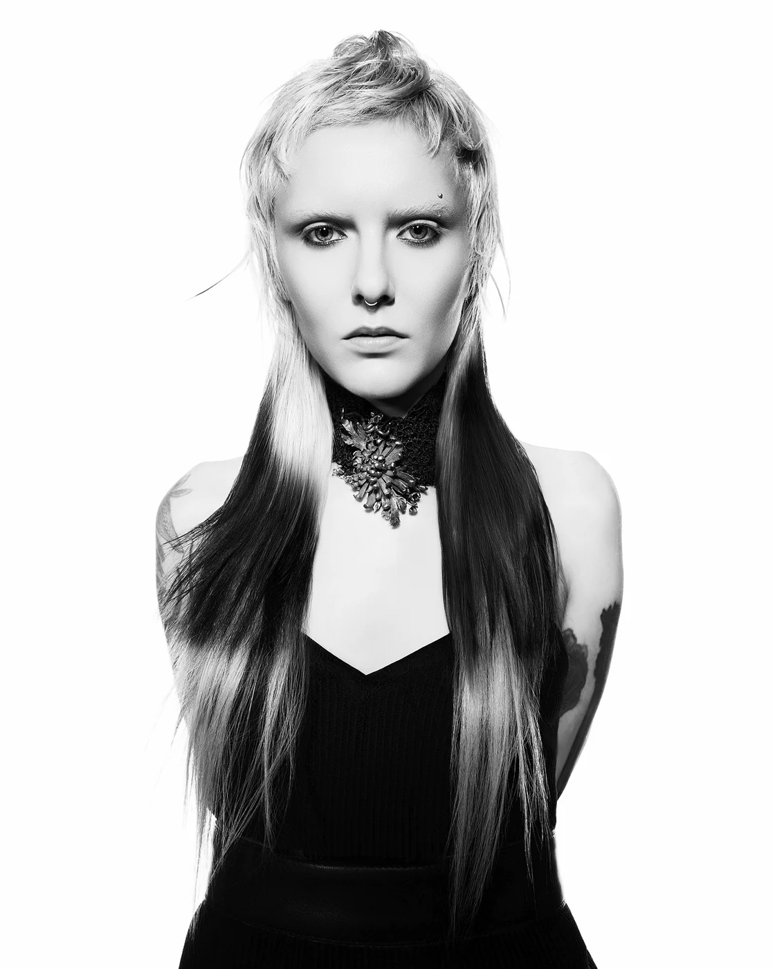 Modelo con corte estructurado en la imagen oficial de Haircutting de PBA