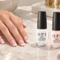 Uñas retro 2026: craquelado y francesa de los 90 en el salón