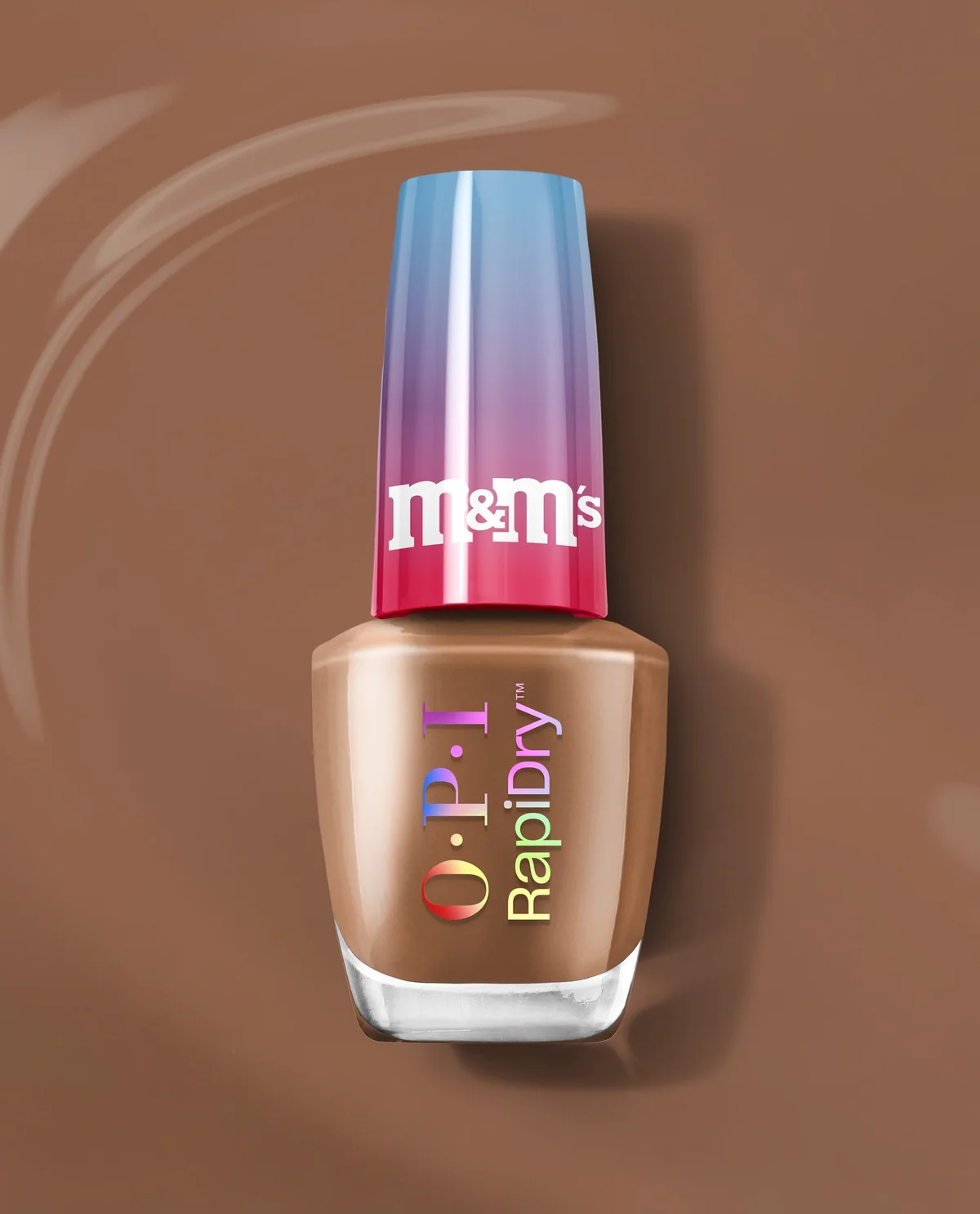 Frasco marrón A Bit Nutty de OPI RapiDry x M&M’s